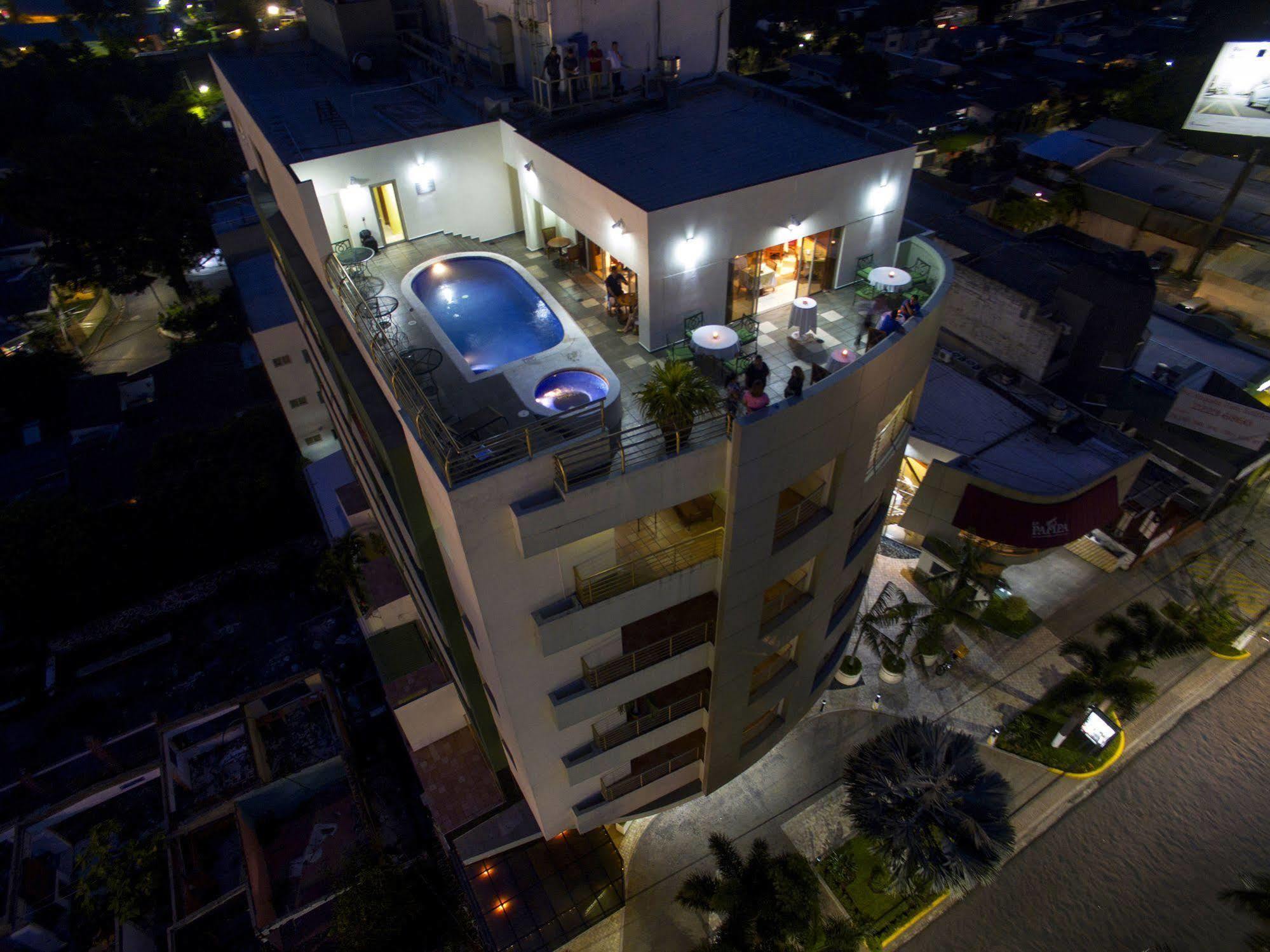 Suites Las Palmas, Hotel & Apartments. San Salvador Kültér fotó